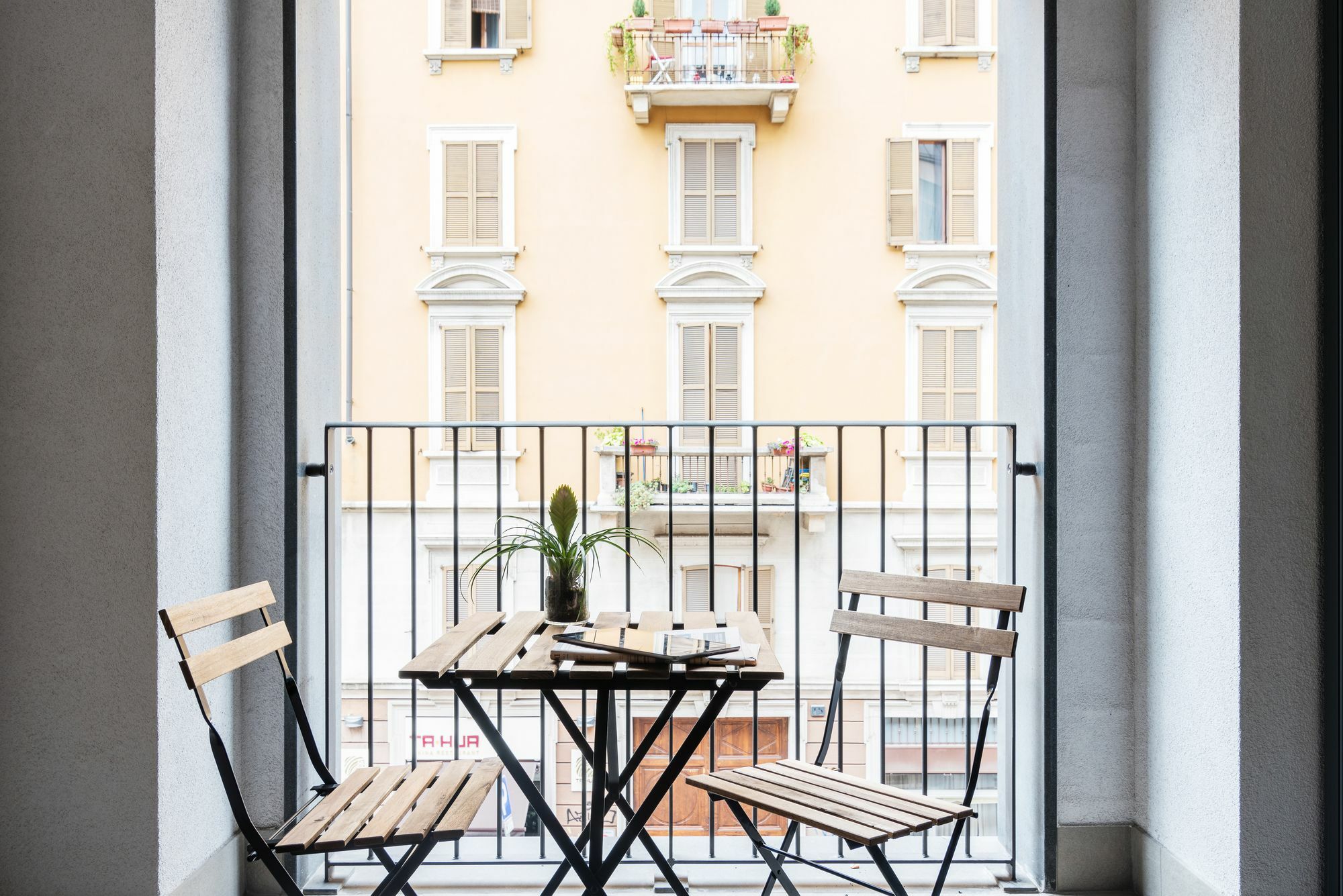 Apartamento Joivy Sunny 1-Bed Flat With Balcony Milán Exterior foto